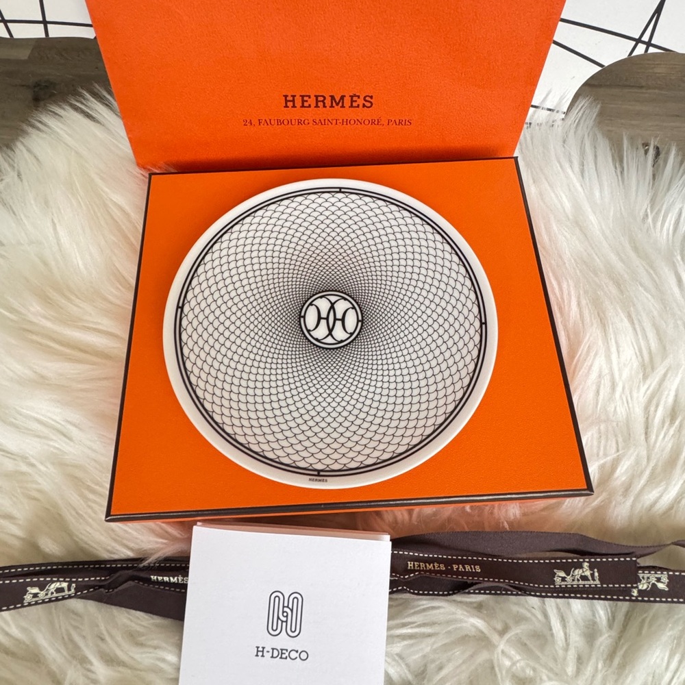 Hermes Authentic H Deco bread and butter plate n°1 (Brand New)